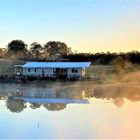 Lovedale Lakehouse Vineyard Villa Exterior photo