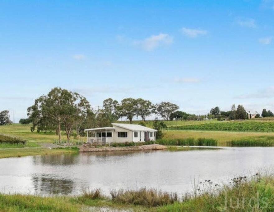 Lovedale Lakehouse Vineyard Villa Exterior photo