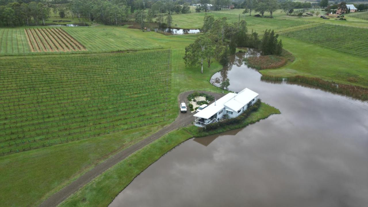 Lovedale Lakehouse Vineyard Villa Exterior photo